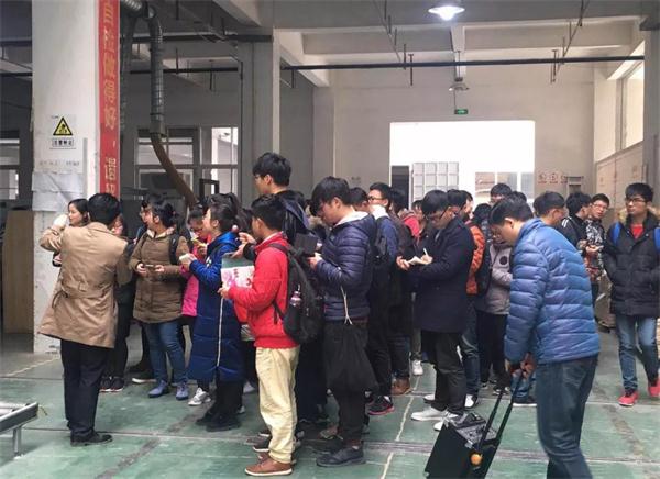 衣柜PG东升国际日记|安徽农业大学学生参观客来福华东生产基地