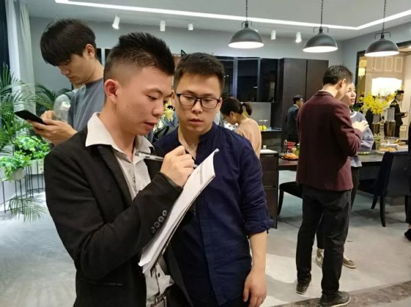 PG东升国际大事|晾妈智能晾衣架亮相家具展，黑科技燃动广州
