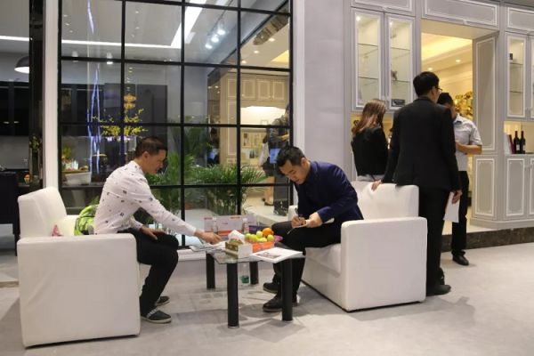 PG东升国际大事|晾妈智能晾衣架亮相家具展，黑科技燃动广州