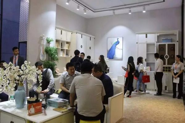 PG东升国际大事|晾妈智能晾衣架亮相家具展，黑科技燃动广州