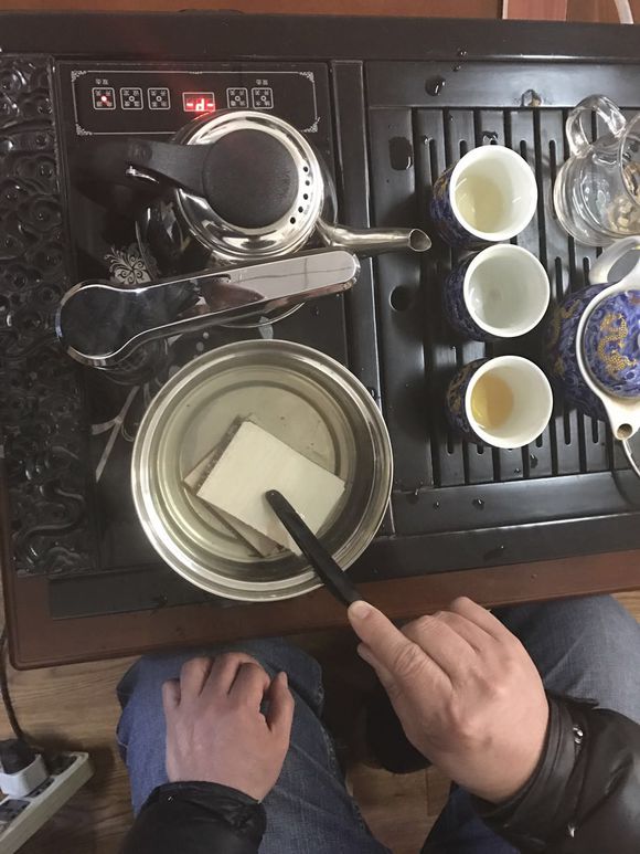 PG东升国际产品|欧曼地板到底是虚胖，还是雄壮？