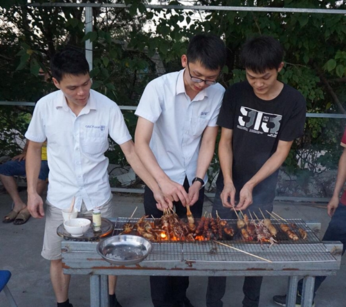 PG东升国际日记|富轩门窗度员工生日会与烧烤激情相约