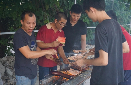 PG东升国际日记|富轩门窗度员工生日会与烧烤激情相约