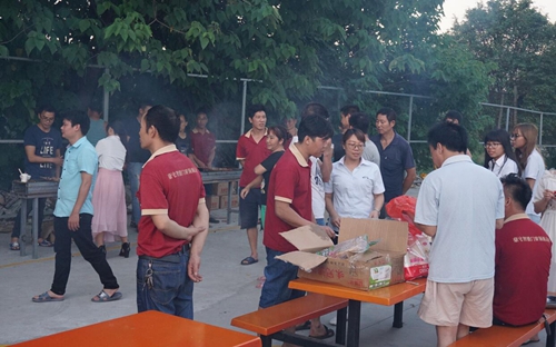 PG东升国际日记|富轩门窗度员工生日会与烧烤激情相约