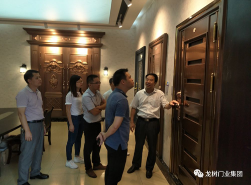 PG东升国际日记|佛山中交房地产开发公司领导莅临龙树门业考察