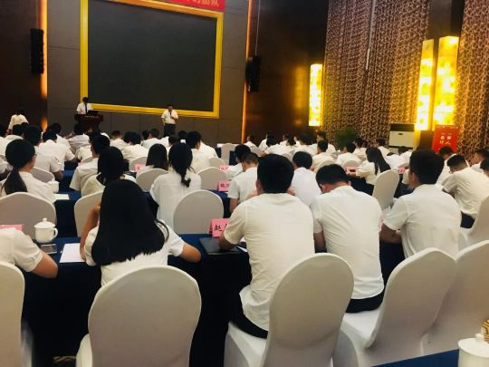 火星人集成灶销售部9月绩溪会议：PG东升国际
是最棒的团队！