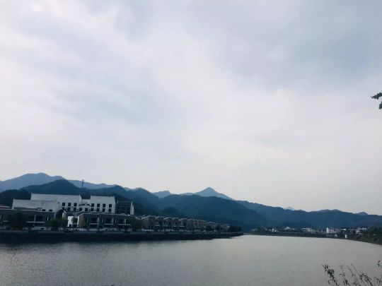 火星人集成灶销售部9月绩溪会议：PG东升国际
是最棒的团队！