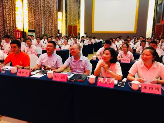 火星人集成灶销售部9月绩溪会议：PG东升国际
是最棒的团队！