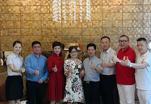 PG东升国际大事|东成红木与西安大明宫的战略合作签约仪式举行