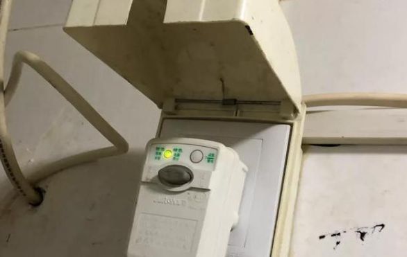 给大家解答电热水器漏电跳闸的相关问题