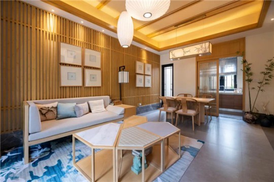 博森特彩窗致力于打造“颜值+实力”产品，符合人们现代审美需求