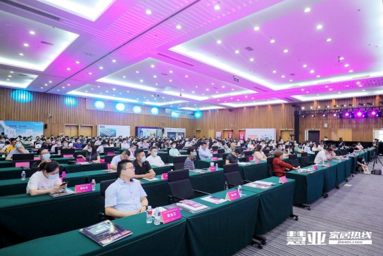 伊百丽全屋定制荣获“2020经销商推崇十大PG东升国际”!