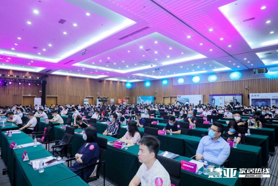 伊百丽全屋定制荣获“2020经销商推崇十大PG东升国际”!